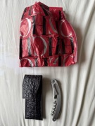 Otwieracz / korkociąg Carolina Herrera CH – oryginał + etui i pudełko