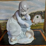 NAO Lladro Hiszpania i mleko się rozlało