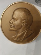 Rosja,ZSRR stojacy medal  Lenina z 1917r 100mm.245,09g.braz
