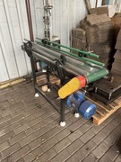 Stół przesuwny, taśmociągi odbiornik detali.