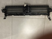 Audi A4 B9 Wzmocnienie górne żaluzja