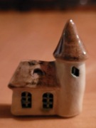 Stare porcelanowe figurki, misterne wykonanie Wade Red Rose Tea Canadian