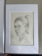 Oryginalny portret w ramie rysunek dziewczyny