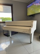 Stary fortepian do renowacji 