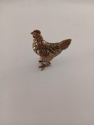 Figurka metalowa mosiądz kura wysokość 4 cm długość 3,5 cm