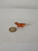 Figurka Rzeźba Pies Jamnik z Bursztynu Bałtyckiego