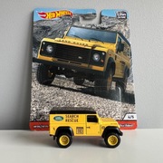 Hot Wheels Premium 1:64 LAND ROVER DEFENDER 110 HARD TOP - LUZ
