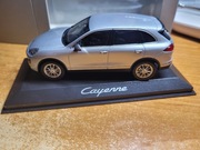 1:43 w kartonie MINICHAMPS Porsche Cayenne