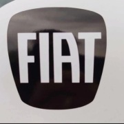 Czarna naklejka na emblemat do Fiata tipo 2016-2020