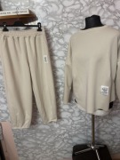 Beżowy dres damski biust 120/130 uniwersalny