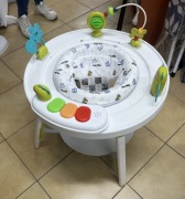 chodzik Centrum aktywności dla dziecka 2w1 – stolik z zabawkami