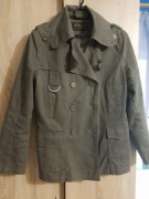 Kurtka w stylu militarnym