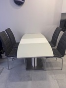 Sprzedam stół rozkładany ze szklanym blatem + 4 krzesła