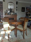 Okrągły stół stylowy