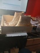 piękne, złote, z naturalnej skóry, ażurowe botki,Lasocki, rozm.39