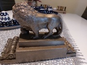 lew  figurka ze stopu metali ręcznie wykonana