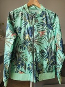 Kurtka wiosenna Jack Wolfskin z tropikalnym nadrukiem