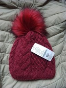 Czapka damska z pomponem 