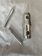 Sworzeń do łączenia kratownic