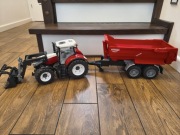Traktor z przyczepą BRUDER