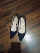 Eleganckie Czółenka z Złotym Detalem rozmiar 38