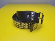 Czarny pasek z metalowymi ćwiekami