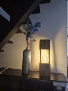 Lampa stojąca z belki