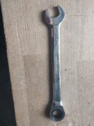 Klucz płasko oczkowy Verkatto 17mm z grzechotką 