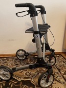 Chodzik czterokołowy aluminiowy 