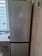 Półroczna lodówka Indesit INKF8251S4E jak nowa