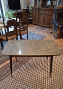 Stół / stolik rozkładany z regulowaną wysokością , funkcjonalny, stylowy