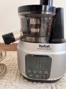 Wyciskarka wolnoobrotowa Tefal do owoców i warzyw ZC420E38 JUICE and CLEAN