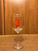 Kieliszek z tulipanem ręcznie malowany