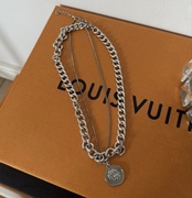 Naszyjnik kolor srebrny łańcuszek