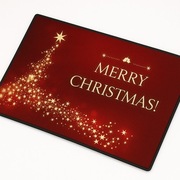 Świąteczny dywanik Merry Christmas – czerwień i złota choinka ze światełek