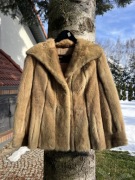 Futro z norek w kolorze camel / miodowym