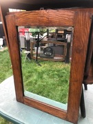 Lustro z drewnianą ramą