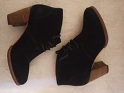 Damskie czarne zamszowe botki UGG Mackie