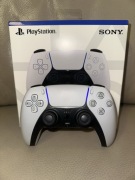 nowy pad do konsoli PS5 biały