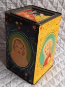 Prl metalowa puszka po cukierkach.