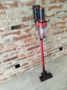 Pionowy akumulatorowy odkurzacz 