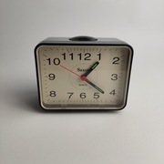 Budzik kwarcowy Saxon - lata 70