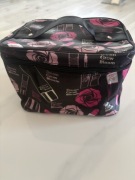 Duża przenośna satynowa kosmetyczka