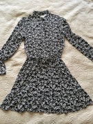 Sukienka Cropp kwiatki długi rękaw L XL Czarno biała 100% wiskoza 