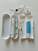 Oral-B Pro (niebieska) + Philips Sonicare  ZESTAW