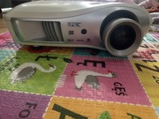 Projektor epson tw7OO