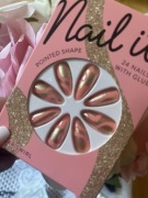 Sztuczne paznokcie tipsy