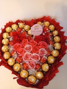 Słodki bukiet serce z czekoladkami