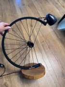 Lampa biurkowa loft industrialna koło rowerowe czarna