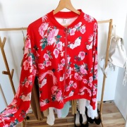 Bluza bomberka 4xl 48 czerwona w kwiaty 